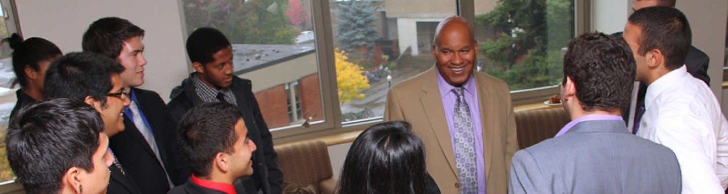 Lawrence Jackson speaks with a group of business students at the University of Oregon