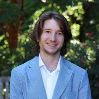 Alex Zelensky headshot